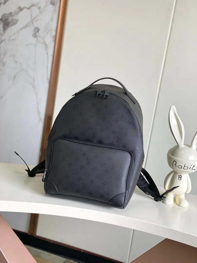 【Outside Haiwon‬Single A home of the truth.‬Shoot.】26765Black Half Steel Chip ParagraphDiscovery CargoTwo-Simple PackMonogramMidnightTiled canvas., And then I'm going to be there.MonogramPattern. A wide zipper front pocket., Add function details to open side pocket, Reconciling shoulder belts to ensure comfort and portability., You can easily ride in business and take a vacation.. 30 x 39 x 19centimetres (Length x High x Kuan)