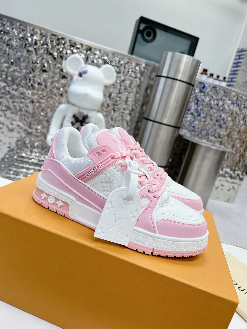 LVTop Version 2023New paragraph Repurchase QualityLV～Louis Vuitton.Lv TRAINERBest sneakers ever., Donkeys are pushing the new stuff., The network limits the use of binary basketball shoes.！The Ko gang is buying the original.1:1Precision Recompense, The details are invincible., Good faith., Import customized original cattle skin, Original consistent package approach, Details are 100% restored., Customize custom originals as one-formingTPUOtsumi!, Different from other homes., It's not gonna work without the original.！ Men and women35-40 39-45（46I'll make sure I don't change it.）
