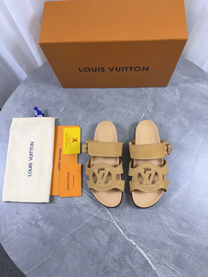 🌈LV | Louis Vuitton. ²⁰²³ 𝐬𝐬 🧡💚2026Spring and summer. Top Version‼️Original unamended The owner of the counter is making a new payment. Straw slippers New hardware.🆕 ❥Requisition level！It's a great sense of excellence.！A huge amount of money from domestic and international bloggers., Old and fashionable. The upper toe blew up.！The boss's push.★ ━━━━━ ЅᏇєєt ━━━━━ ▪️Shoe.: Original-made cow-coloured fabric ▪️Uchi.: Bulls. ▪️Otsumi!: Rubber high end base ▪️Shoes.: 35-46（46-45Custom without re-offer）Batch