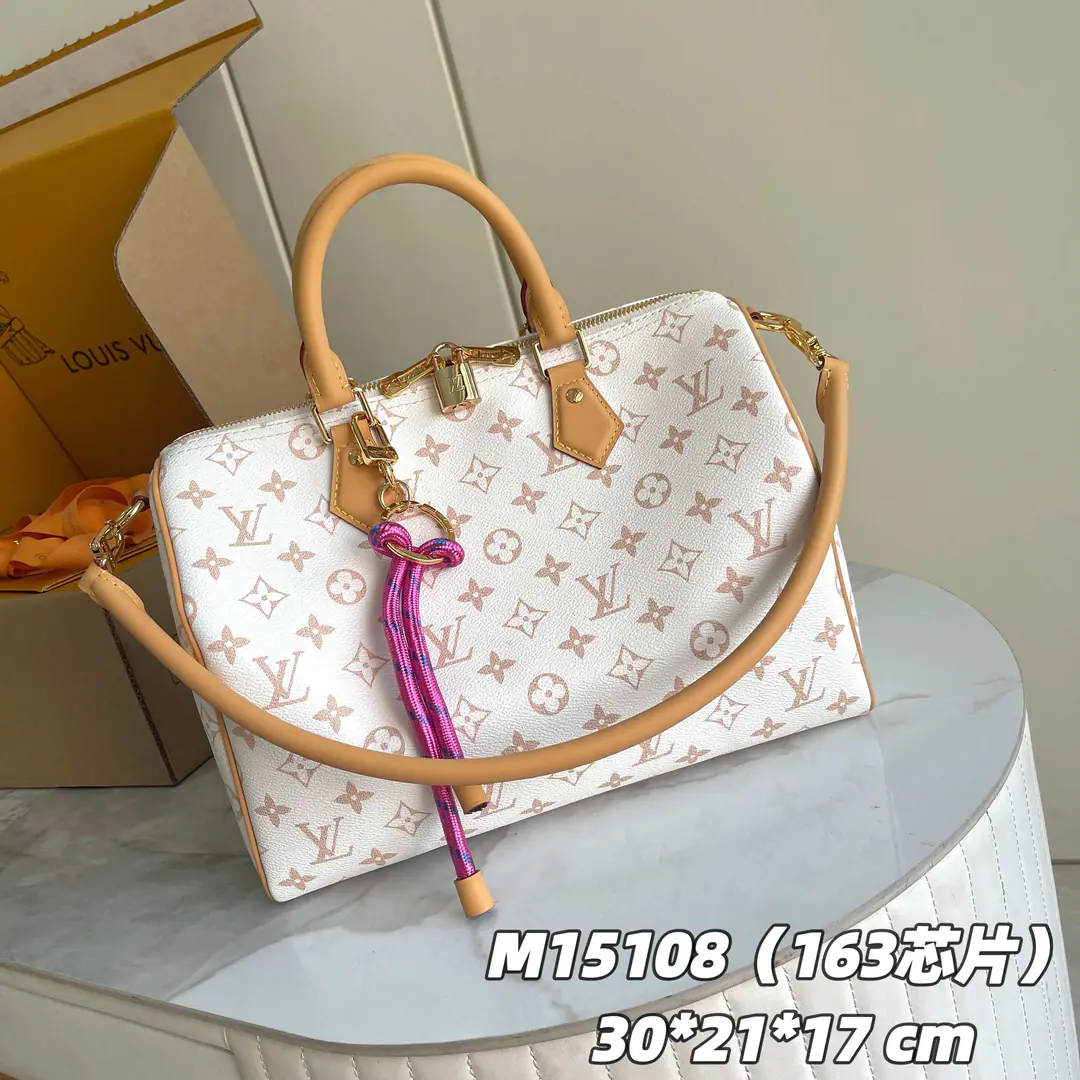 【 C01 Chip version】 Internal pricesP Paragraph: M15108 Original List Enhancement💪【I'm taking a background picture.】✨Paragraph Speedy Soft 30 Lucky The bag is... Monogram The canvas. VVN Leather edge., And borrow a detachable decoration of jewelry., The color liner and metal pieces are lit up for details.. A fully fledged configuration can easily accommodate the flatboard and daily requirements. 21 x 17 x 30 centimetres (High x Kuan x Length)