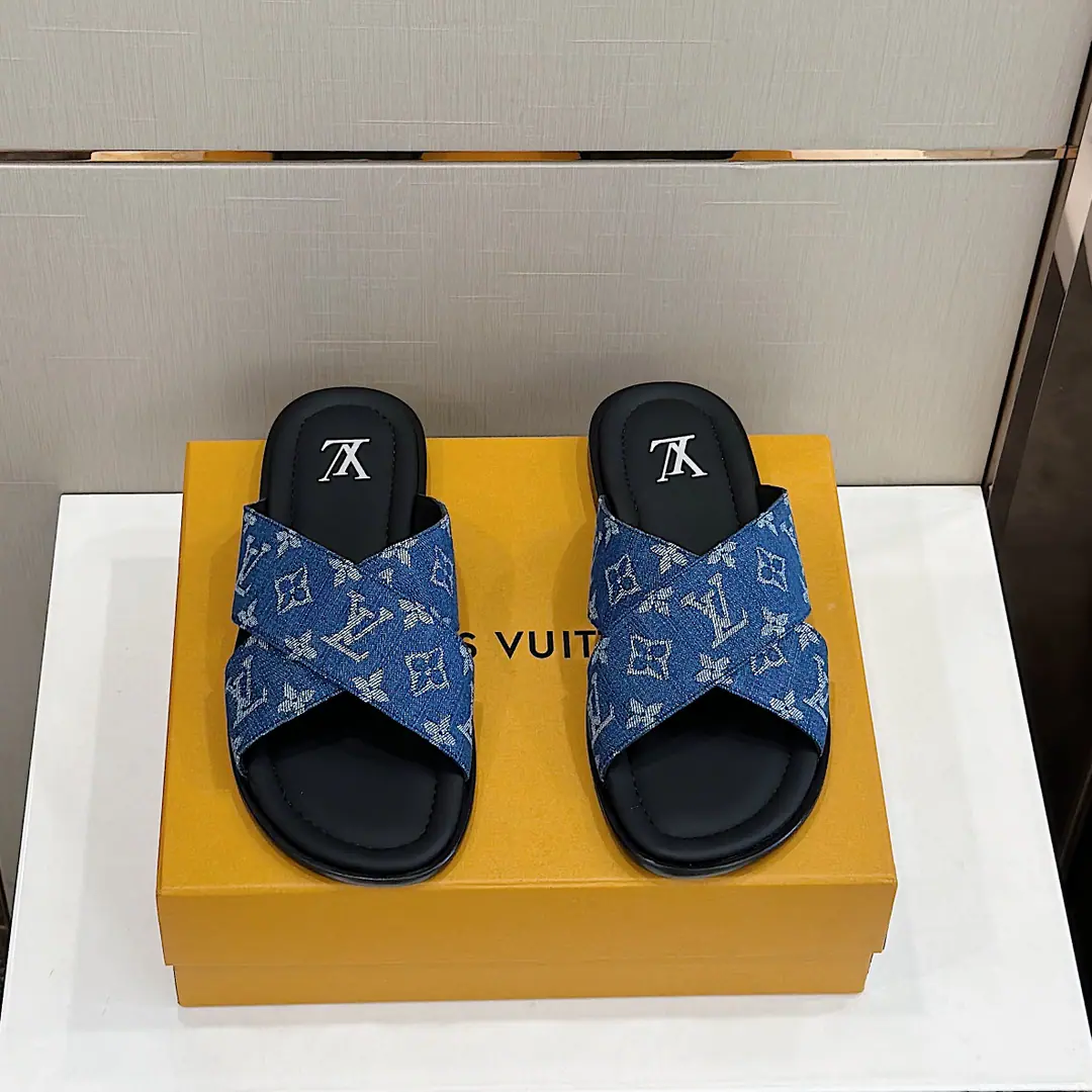 LVLouis Vuitton.monogramCross-overs with a man's dick.-That's a big one. Soft-skinned cow leather., The classics of the Chen Monogram Pattern. The elegant shoe face is like a cross-brand letter., The skin of a cow and the true depth of a man's work are light and flexible.. Size:39-44(38.45 Do it.） That's a big one.