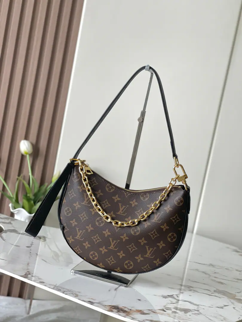 .,M15056 Top Class Single Steel Developments Cookie BB Handbags. Monogram Tiled canvas., Half-month-style baked with a colored leather.. Light design combined to regulate handles and undemotable chains, To achieve a smoothing and shoulder-to-back self-conversion. We can connect the two ends of the bag., ♪ Shape the tide wrists ♪. 19 x 5 x 28.5 centimetres (High x Kuan x Length)