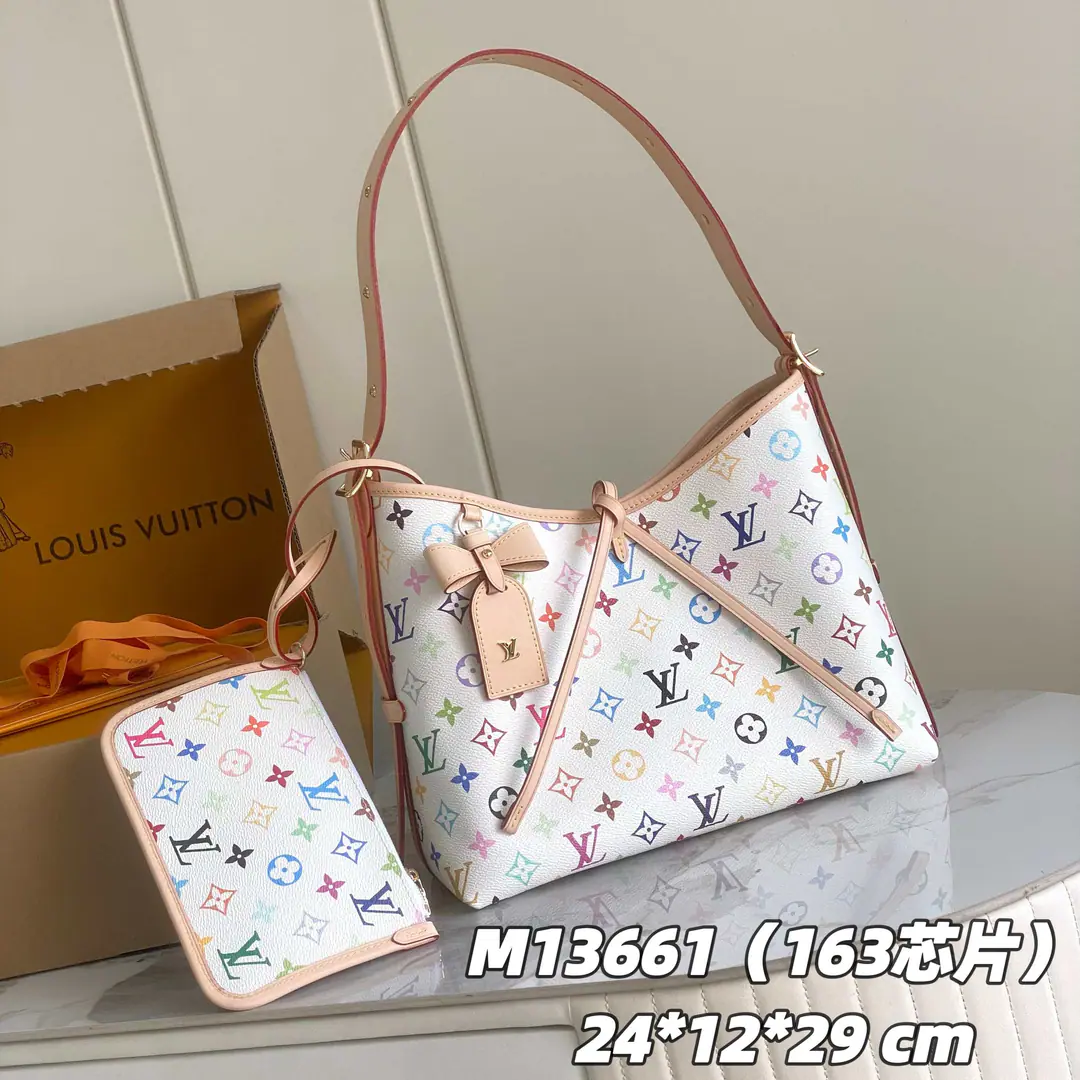 【 C01 Chip version】 Internal pricesP Paragraph: M13661 Original List Enhancement💪【I'm taking a background picture.】👏2025Murakami-kun.CarryAll The small handbags are in the 33-skinned canvas and leather., A close companion to urban life. A full-sized inner layer., Big bag with functional elements.. The undismantled thirty-three-coloured bra chain bags are fixed through the leather belt.. 24 x 12 x 29 centimetres (High x Kuan x Length)