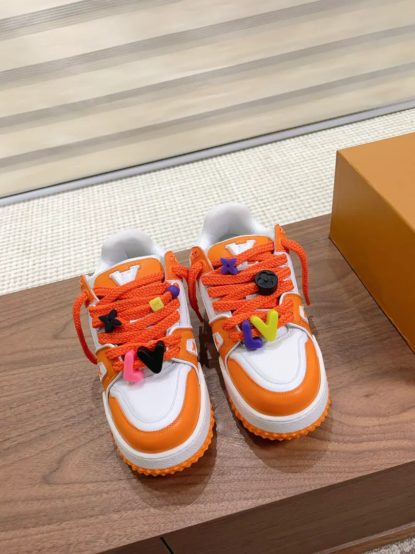 LV 2024New paragraphTrainerFattie Louis Vuitton. Six months of the original version of the dissolution., DIYSlips, sneakers. Cute fat.trainer, To buy the style with your eyes closed., Break a single change in color, You're younger and fatter.trainerOr a Fester Shoes., The Queen of the House of Lords is a man of the past., But the most classic fatty shoes., The classic color., High-end atmosphere upgrade Every color is great.！The original open-cut, cute button., The original is exactly the same material for work detail. All kinds of skin.TPU Brush Super-complicatedTPUOriginal Base, Original Packaging Coded female35-40 Men39-44 Top