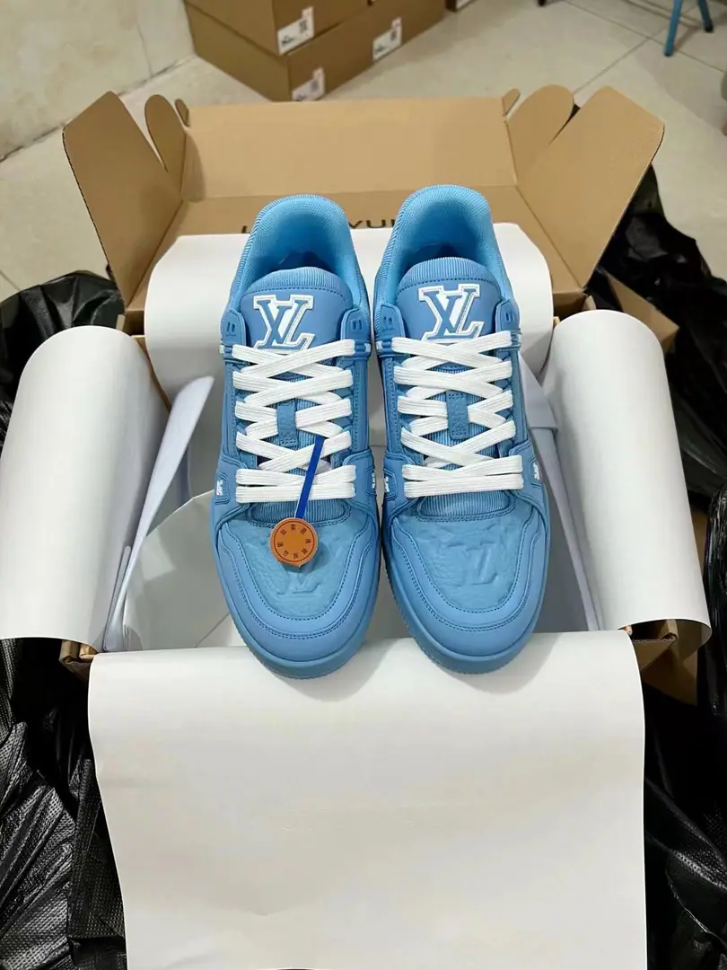 Top-level requisition version LV trainer "Couples set a series of leisure basketball shoes. ♪ The value of the face ♪ - The upper foot is fried., Every color is a giant.！The Tide Man needs a single item.🛍 Original customized pressure-cut grains, calf skin.（Non-market super-fibre skin You have to distinguish.！）The symmetrical old flowered mounds the cowboy cloth.. All the accessories are as they were.1:1Custom Even the shoelaces are colored.1:1Make a reservation.. Original Unique private modelTPUOtsumi!. Many of the little heart designs have to be original to be able to see what they're doing., The essence is the detail.！Original Condom Chips Card Sensitivity direct in.lv Official Network😏 Recurse ceiling level Full package of fine airplane gift boxes Please accept my quality.‼️ Please be careful with the market traffic.！ Codes: 35-44（Men38/45I'll make sure I don't change it.）