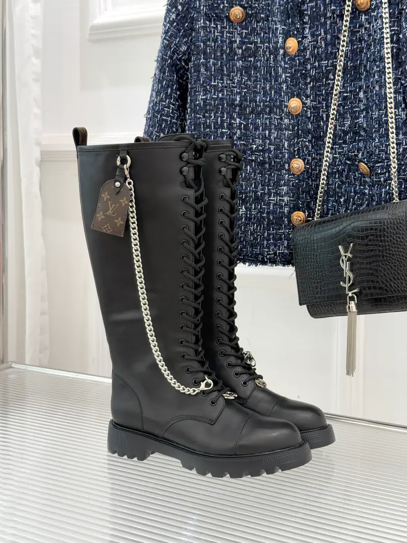 🏧𝐋𝐕Donkey.25WFThe new twigs of autumn and winter are tied with thick boots. The fabric is original calf skin. The inside feet are all sheep's skin. Original modeling, slide-proof floor size: 35-41 [40/41Custom]