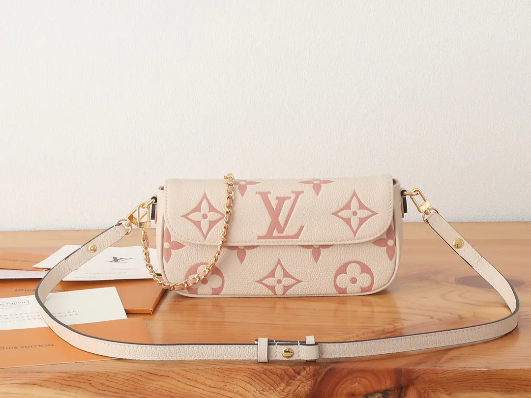 P‼️Top First List, Enhanced version‼️Paragraph Wallet On Chain Ivy The bag is... Monogram Empreinte Leather-record pink folch., Turn on the soft and comfortable close-up with a magnet button.. The modifiable leather shoulder belt and leather weave chains can be removed, To provide many options for day and night. Model: M83026 Dimensions: 23.5 x 12 x 4.3 centimetres (Length x High x Kuan)