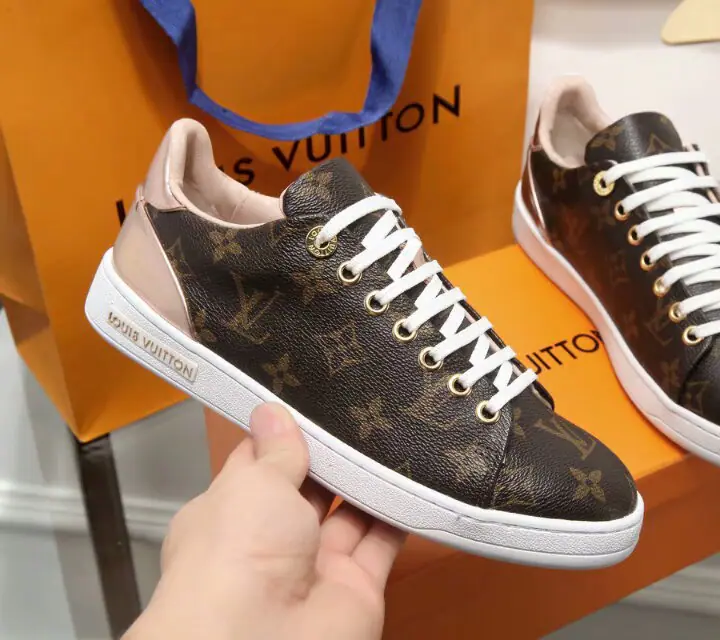 New.！Louis VuittonLouis Vuitton. Autumn and winter., Quality of high-end products in the market, Use of flourLVSpecial materials for sneakers+Metal-based cow skin, I'll put my foot on the skin inside., And fine original shoes,, Original rubber floor, 35-40Code,（34and41Codes can be ordered.）