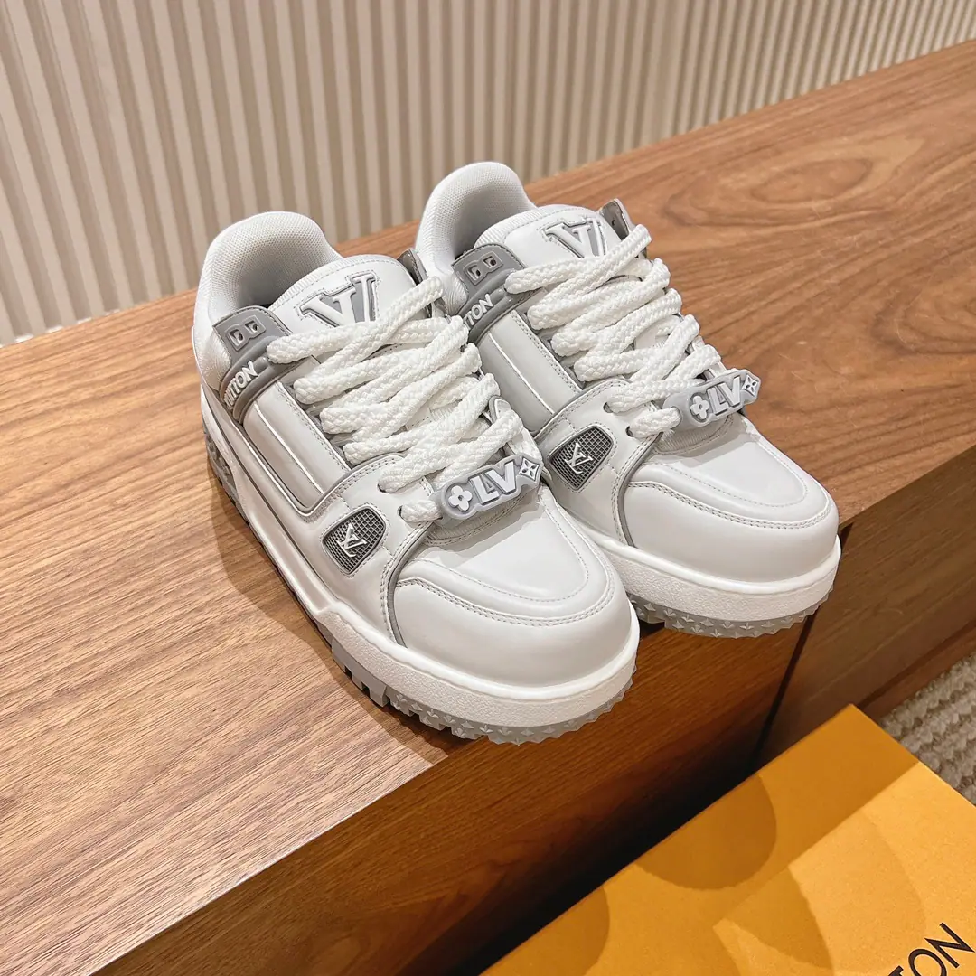 LV 2024New paragraphTrainerFattie Louis Vuitton. Six months of the original version of the dissolution., DIYSlips, sneakers. Cute fat.trainer, To buy the style with your eyes closed., Break a single change in color, You're younger and fatter.trainerOr a Fester Shoes., The Queen of the House of Lords is a man of the past., But the most classic fatty shoes., The classic color., High-end atmosphere upgrade Every color is great.！The original open-cut, cute button., The original is exactly the same material for work detail. All kinds of skin.TPU Brush Super-complicatedTPUOriginal Base, Original Packaging Coded female35-40 Men39-44 Top
