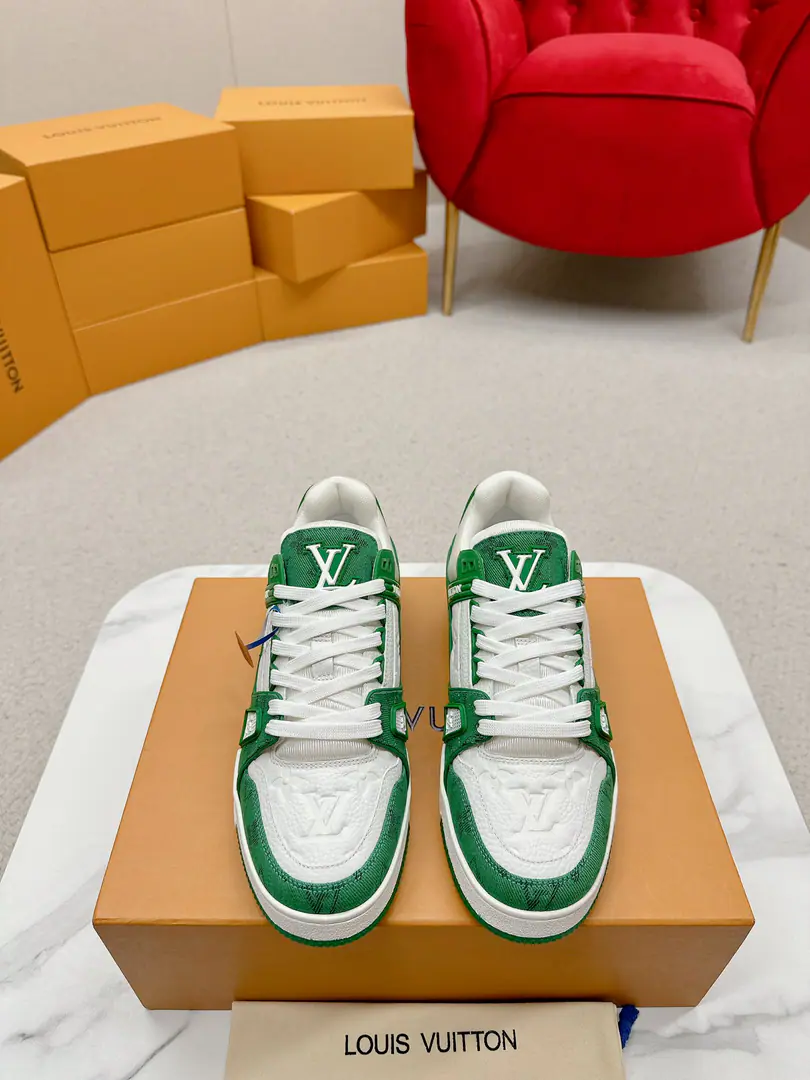 Original development Quality out. Welcome to the comparison. ❥❥❥❥❥❥LVTRAINER MAXI Fat, love-doo sneakers.（Ceiling level. Right-to-Ed.） LV Trainer MaxiThe sneakers bring in the loose contour of the dress series.VirgilAblohIn the pen.LVTrainerSports shoe design, Yes.2023Spring and summer boys show.. The skin of the cow and the face of the skin, the fabric and the laces., And with a bunch of beads, you can see the classics.. LVLetters with shoe tongues, MonogramFlowers are outside.. Mixed Materials It's made of top-deep cow skin., Import custom-made cowboy cloth packages, Coarse shoe tie-tape design, Sideband Monogram Big stamp., Shoe tongue and back heel.”lv 54“Emblems., There's a rubber coat. Monogram Flowers., The cotton in the web., Comfortableness is as great as ever., The legacy of the good., Quality is paramount., Worth it.！ Codes: Female35-39（40.41I'll make sure I don't change it.）Men39-44（45I'll make sure I don't change it.） ♡Full package with original gift box