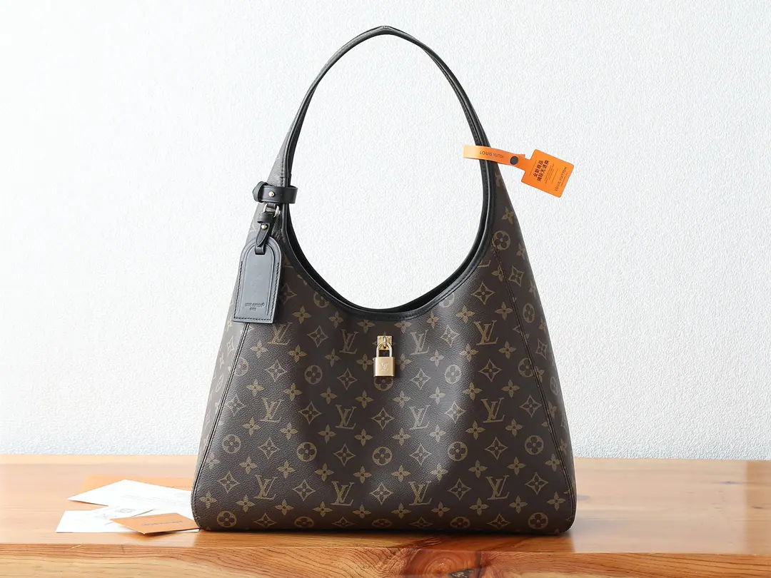 P【 C01Dynamic chip】‼️Top First List, Enhanced version‼️The Drop Small pocket. 2018 The year of birth. Flower Hobo The bag is inspired., In the classics. Monogram The canvass has also been crafted with ad hoc configurations with current styles and functional features.. Marked tag tag, We'll build the details along with the dark leather.. It's easy to take care of the day., It's a city-friendly rhythm.. Model: M12941 Dimensions: 40 x 50 x 15 centimetres (High x Kuan x Length)