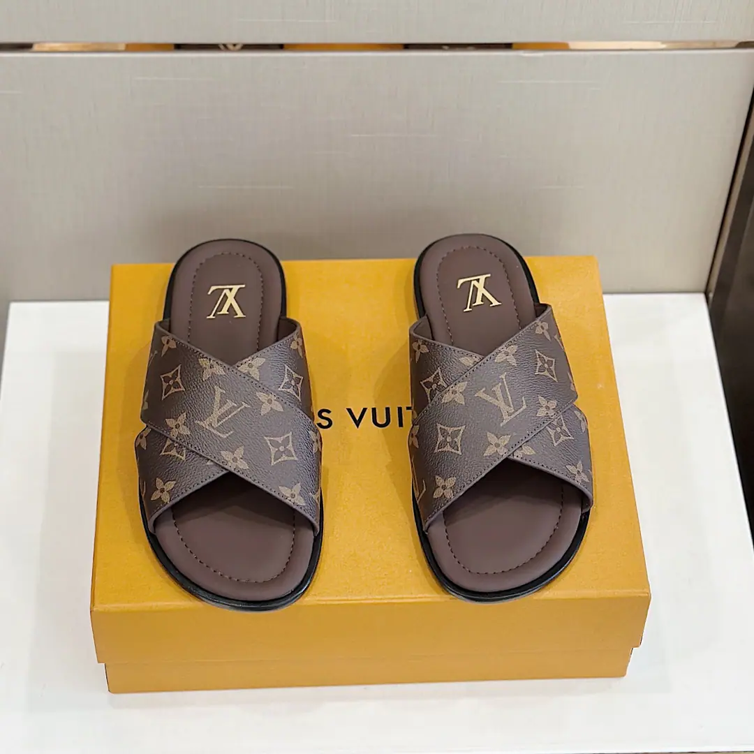 LVLouis Vuitton.monogramCross-overs with a man's dick.-That's a big one. Soft-skinned cow leather., The classics of the Chen Monogram Pattern. The elegant shoe face is like a cross-brand letter., The skin of a cow and the true depth of a man's work are light and flexible.. Size:39-44(38.45 Do it.） That's a big one.