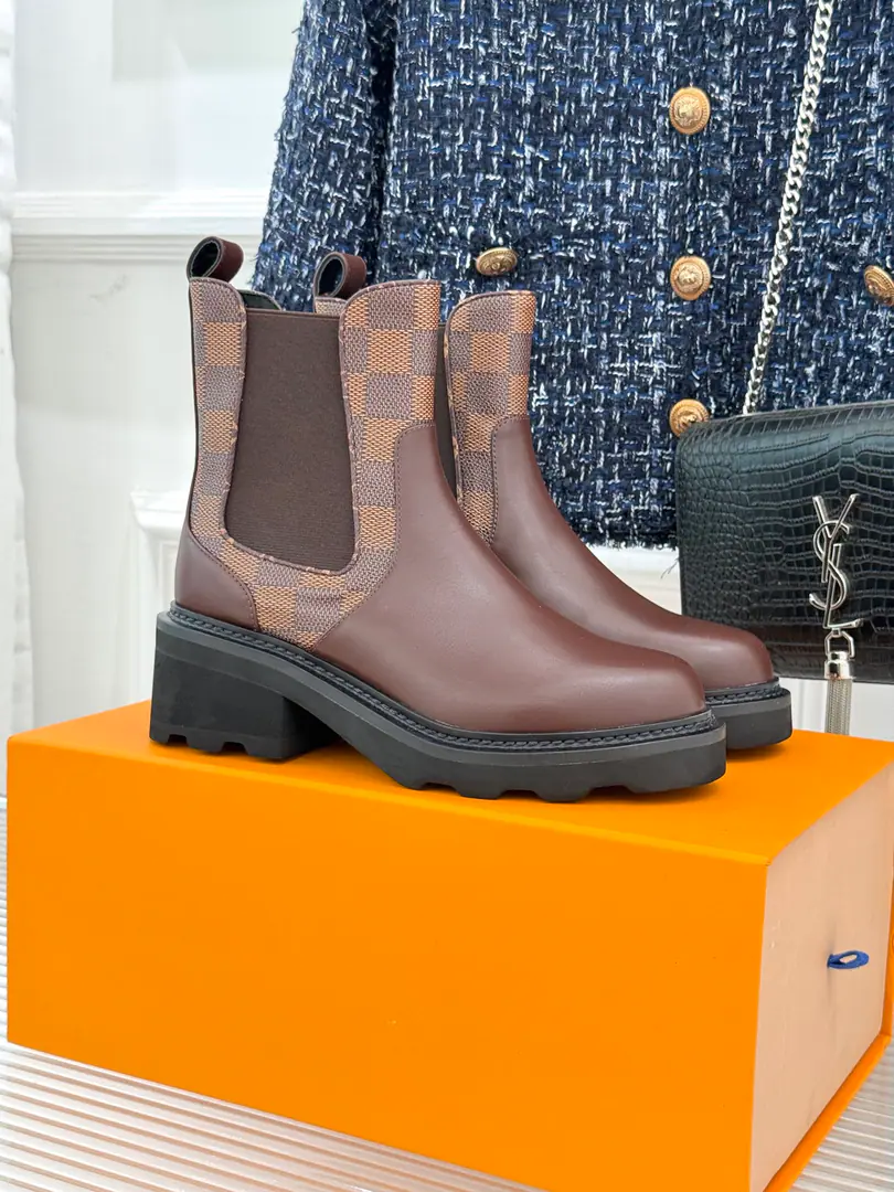 🏧𝐋𝐕The old Chelsea Chelsea., Big star shows a new Martin boots.. It's a lot of fashion., The upper foot is comfortable. The Louis Vuitton logo., Atmospheric gas. Fabulous.: Original import of calf skin Uchi.: Lamb skin. I'm comfortable with air. Otsumi!: TPUOriginal version to open Codes: 35-40 [40/41Do it.]