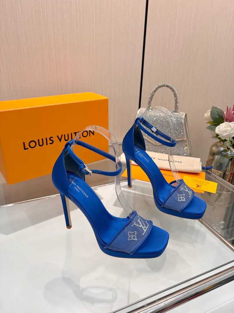 Plant price Requisition level】, Louis Vuitton 2026The official spring and summer series.！Perfect., New heels.🆕, Synchronise update of the network Lv- The drill.“logo”With a little bit, Shoe-face ironing rig., The details are full., The effect visual feast.💯It's hard to hide.lvThe grace is just fine., The upper foot is comfortable., Women are so good.. New original inverted, model, Extreme1:1shape, You're a good worker., Importing high-end fabrics shows a sense of precision.！ Fabulous.: Import net veil/Jelly. Uchi.: Quality sheep skin. Foot.: Jelly., Italy is a big-ass country. 11- The squares./1.5A cubic water table covered with face skin Codes: 34-41（34.40, 41, Customize or not change） ​