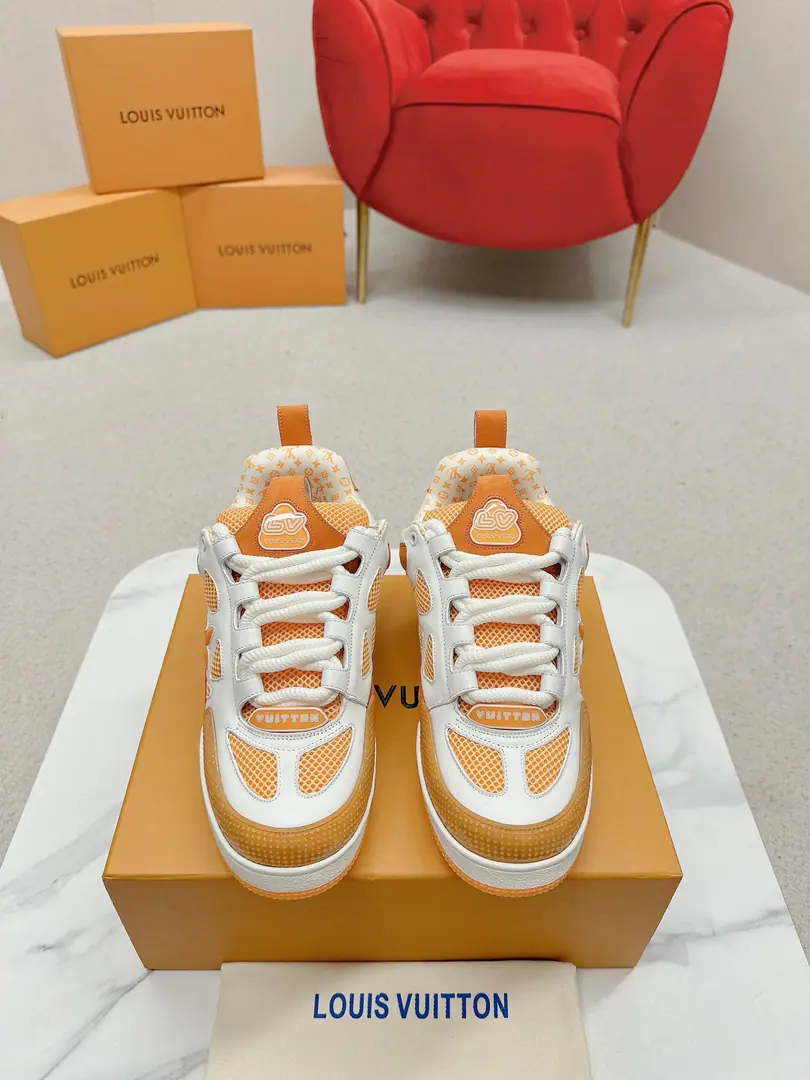🅿️ Louis Vuiton·Louis Vuitton.🍀 🍀 LV SkateA series of bread shoes.-Skis.-Basketball shoes.-Leisure sports shoes Top Version🔝Original purchase development for sale👍🏻[Fireworks]LV SkateFrom2020Start extensionThe ViewProfessional skateboarding., It's been going on.90The big ones.. The designers added the stylish element., Like open-faced shoes and tongues and direction.Axion, esandDCThe strap of honor.. This one.LVSK8The sneakers are different from the typical skateboard shoes., It's made of cowbucks., WithTPUArranged andMonogramTexture. And finally..., And on his heels and his tongue.logoAnd the side flower pattern.. ☑️ Fabulous.:Original customized head-level cattle skin+Airnet. ☑️ Uchi.:The original imported air network. ☑️ Codes:Women35-40 Men39-44（Women40 Men45.46Custom No re-election.）