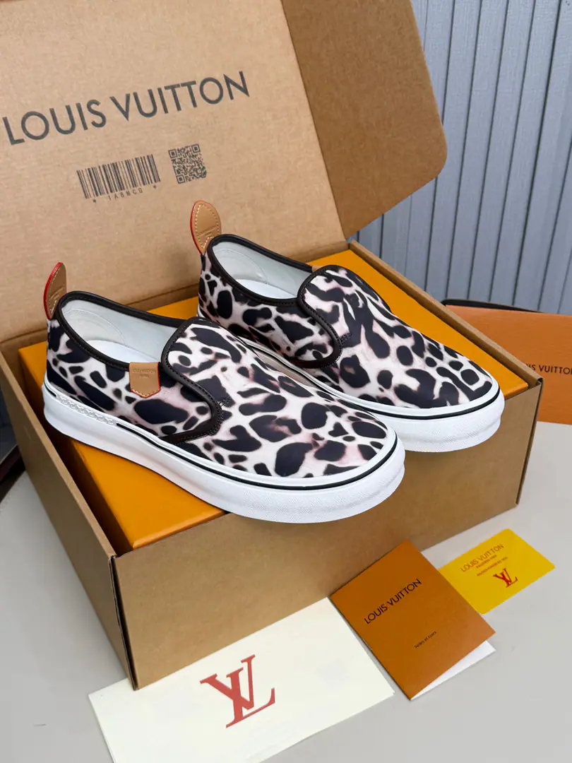 🔥🔥🔥LV 2027The new one is called Spring and Summer.CombiCo-design of the Fife. Remodel the colored old flower., Gravity, Snake., Shoes balance leisure and clothing, Crocodile tattoos., A colorful canvas shoe., Leopard tattoo, Gradient General size:39-46
