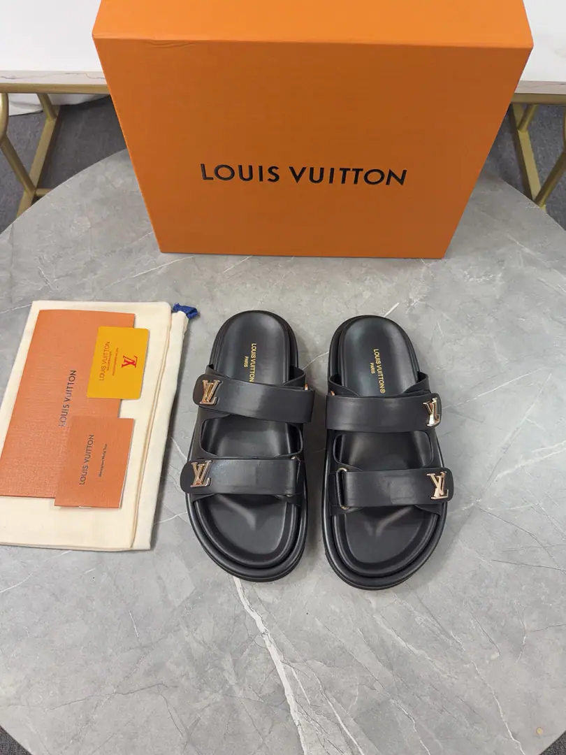 🌈LV | Louis Vuitton. ²⁰²³ 𝐬𝐬 🧡💚2025Spring and summer. Top Version‼️Original unamended The owner of the counter is making a new payment. Straw slippers New hardware.🆕 ❥Requisition level！It's a great sense of excellence.！A huge amount of money from domestic and international bloggers., Old and fashionable. The upper toe blew up.！The boss's push.★ ━━━━━ ЅᏇєєt ━━━━━ ▪️Shoe.: Original-made cow-coloured fabric ▪️Uchi.: Bulls. ▪️Otsumi!: Rubber high end base ▪️Shoes.: 35-46（46-45Custom without re-offer）Batch