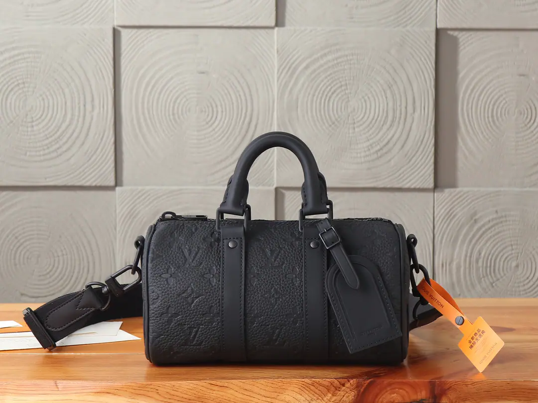 P【 C01Dynamic chip】‼️Top First List, Enhanced version‼️Keepall The mini version of the series is new.. Taurillon Monogram The leather shapes the classic., Stabilized sideband and decomposable leather nameplate continuing marker elements, With a handle and a shoulder belt., To provide the city's elite with a good choice.. Model: M20900 Dimensions: 25 x 15 x 11 centimetres (Length x High x Kuan)