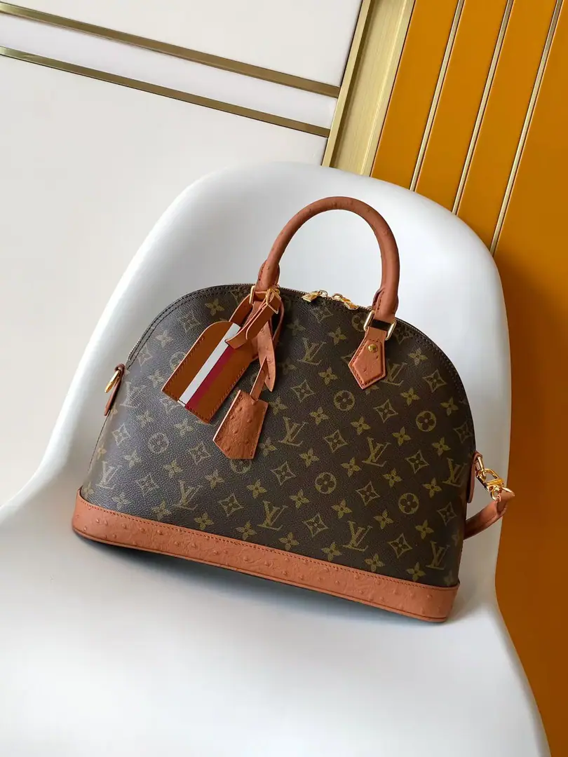 Top First List N30049 From1896The beginning of the year., Louis Vuitton.MonogramThe pattern is now in the third. Year. ParagraphAlmaThe medium bag is designed to celebrate the moment., We'll use the iconic canvas to combine the leather with the moose., A metal decoration with a lock.. Internal labels specify the series of identity. Dimensions: 32 × 25 × 16 cm