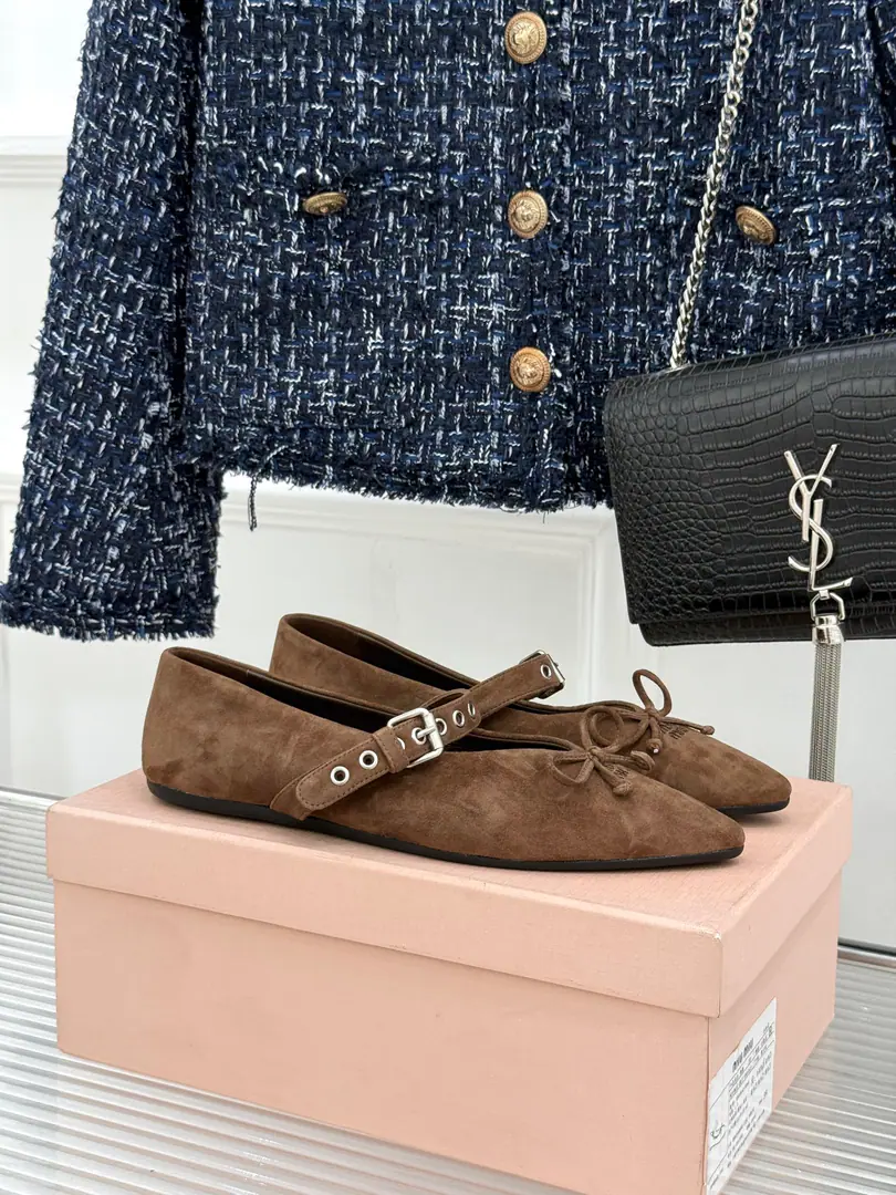🏧𝐌𝐢𝐮𝐌𝐢𝐮/The new musu is a regenerative. Butterfly knots with flat Mary Jane's shoes. Facework customized leather with original The inside feet are all sheep's skin. Italian imports are so thick. size: 35-39（40/41Custom）