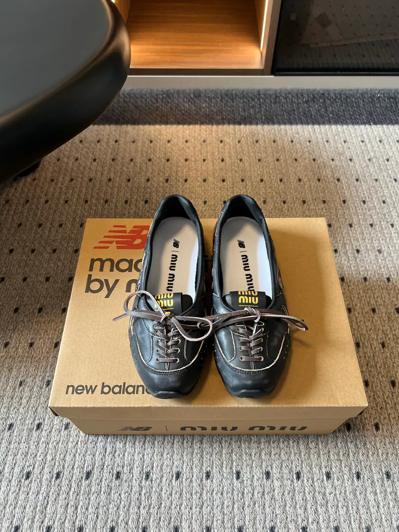 Miu Mi* x New Balanc*26ssThe new money is a small ballet sole. I'm not sure I'm sure I'm going to be able to get a better look at this., Soft-formed foot-inclusive, The straps are fine., The regood shoe muscle., Base-floor light profit. The color system is fit for daily multi-dressing., With a leisure pants and a loose body., The pair of half-sands is soft and ancient., I'm shopping everyday., A short trip., It's all right for light commutes.. Shoe.: Bullskins. Uchi.: Lamb skin./Nebula Otsumi!: TPUOtsumi! size: 35-45Code（40, 45Code custom is not to be changed）