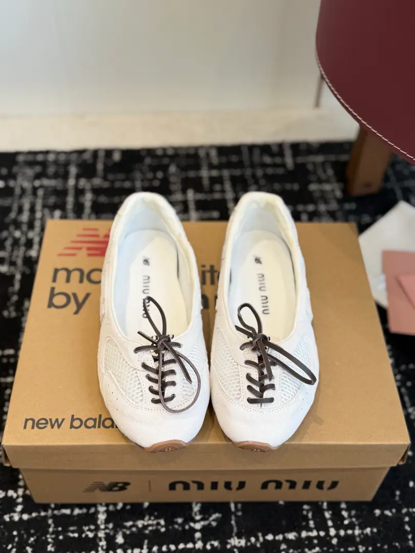 Requisition level miuX New Balanc*e Joint contributions Single shoes. Leisure shoes. Super-hot.[- You're so proud of yourself.]No matter how you wear it, it's nice., New leisure shoes. It's a great match.！ Fabulous.: ♪ Crawl the cow against the velvet ♪ Back and inside.: In the sheep. Otsumi!: OriginalTPUSlipboard Base Shoe belt.: It's complicated to work with a specific pair of pairs of shoes with a real leather shoe. Size: 35-40（40Custom）