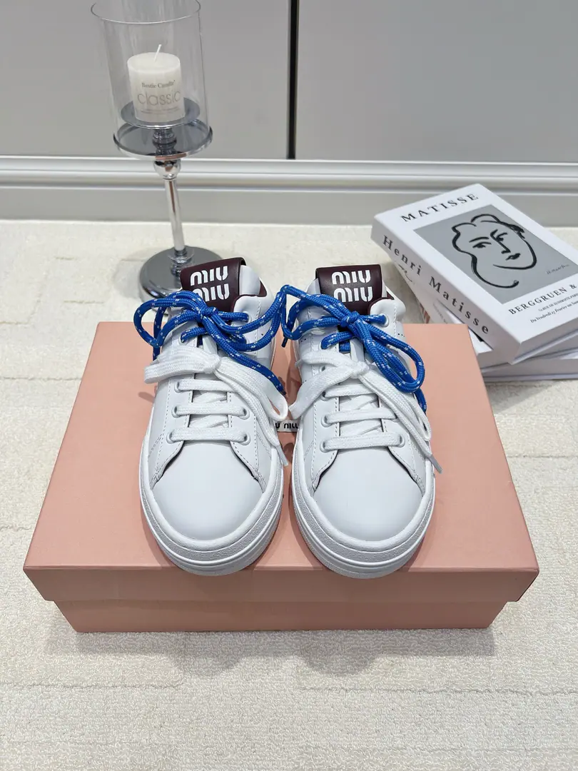 T MIU MIU Mu Mu-hai-hai-hai-yun-yun-yun-yun-yun-yun-yun-yun-yun-yun-yun-yun-yun-yun-yun-yun-yun-y26ss Watch your little white shoes. MiuMiuI'm gonna play with the girl. Clean white skin with a blue-strap., "I'll say goodbye to you in a moment." A wine and red shoe and tongue tag., I'm just gonna get a little more recognition. The thickest line of the legs., You're a little bit of a pussy. With a pair of casual jeans., The college dress., Fashion., The suits are so beautiful. College wind., Daily commute, I'm going out to take pictures and feel the atmosphere. ▪Shoe.: Head-decked cow skin. ▪Foot.: In the sheep's skin. ▪Otsumi!: Rubber thick bottom ▪Codes35-39（40I'll make sure I don't change it.）