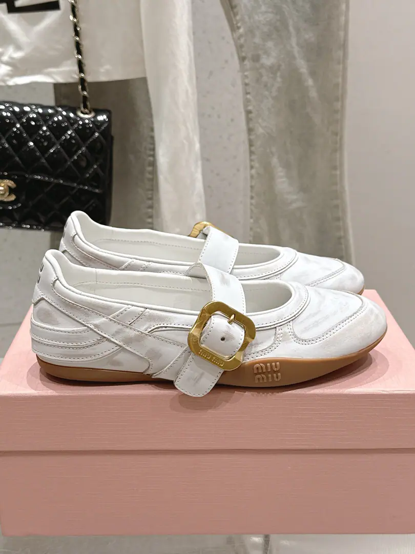 🏧𝐌𝐢𝐮𝐌𝐢𝐮Top Quality The new one.｜I'll make old driving shoes.！ It's a perfect American relic of leisure sports shoes.～ The upper foot is so nice and comfortable.💯A fine, pure handmade one.. The original is colored cow-coloured flour. Uchi./A foot-skin. I'm comfortable with air. ZP- The rubber floor. Slipperproof grinding. Size: 35-40 [40.41Custom]