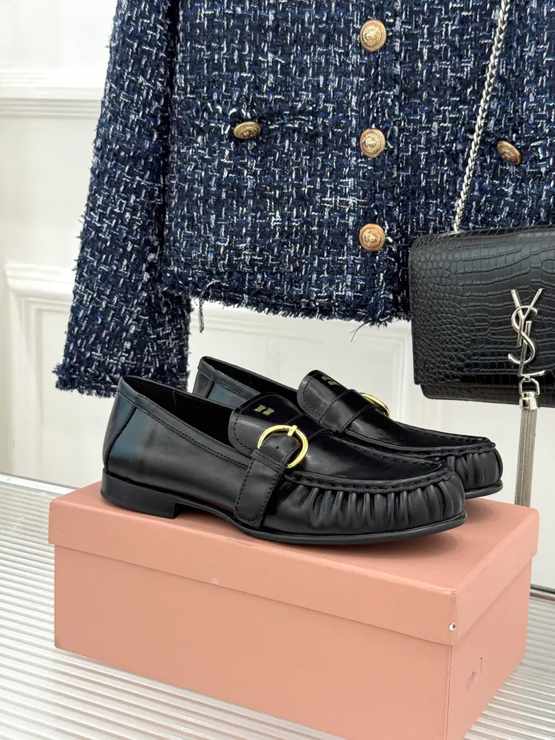 🏧𝐌𝐢𝐮𝐌𝐢𝐮Mu Mu Shinji. Best leisure shoes. Mary Greivor shoes. Shoe polished little cow skin./Cows, anti-featur. Into the inside, you import crystal sheep's skin. ZPOpen up the plastic base. Codes: 35-40 [40Do it.]