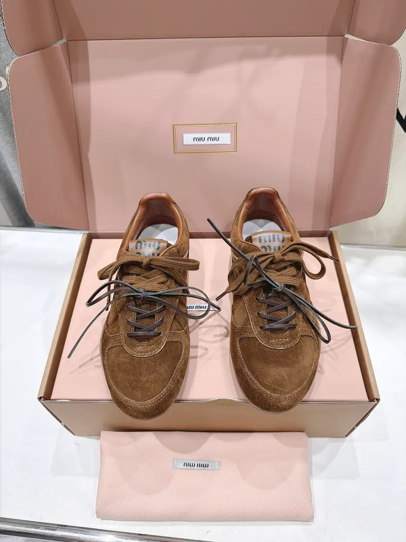 🏧𝐌𝐢𝐮𝐌𝐢𝐮Mu Mu Shinji's wearing a free-ass shoes.～Top Version. Old fashions from the beginning. Jane's Advanced Make it work. The upper foot is very comfortable., Income required for the year！ The shoe face is imported with anti-emplesive cow skin. Original sheep skin material in Uchi The original rubber is a smooth-assed, smooth-assed, hard-core model. Size35-39（40Make a reservation.）