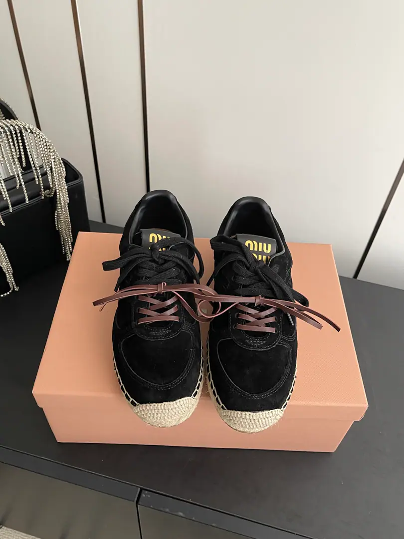 🏧𝐌𝐢𝐮𝐌𝐢𝐮New paragraph Weaving ash-coater shoes The latest show. Classic Upgrade Comfort and fashion. Every color fits well., Designed to match different style requirements Shoe.AHigh-class silk-lighted cow.+Laffy Weavers. Uchi.AHigh-class silk-lighted cow. Original import of rubber bottom Codes: 35-40（40Make a reservation.）