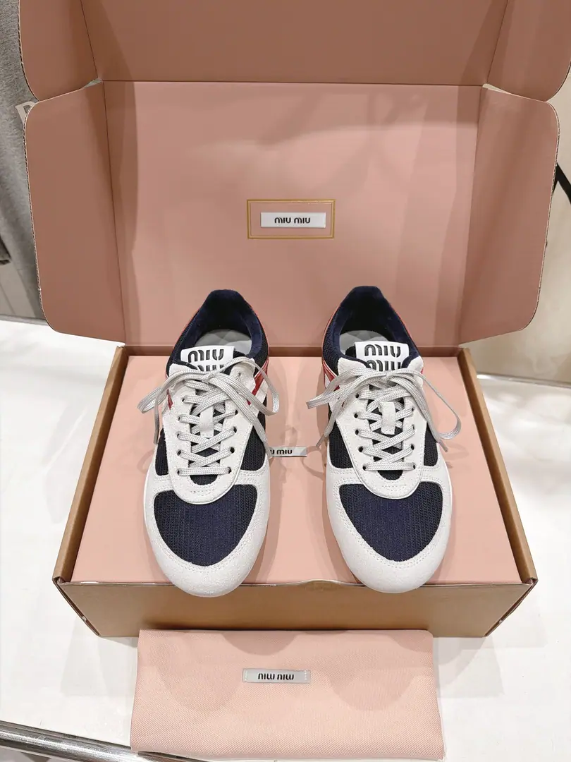 🏧𝐌𝐢𝐮𝐌𝐢𝐮Mu Mu Shinji's wearing a free-ass shoes.～Top Version. Old fashions from the beginning. Jane's Advanced Make it work. The upper foot is very comfortable., Income required for the year！ The shoe face is imported with anti-emplesive cow skin.+Airnet. The original air fabric in the inside. The original rubber is a smooth-assed, smooth-assed, hard-core model. Size35-39（40Make a reservation.）