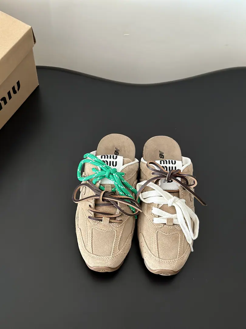 Batch miu mi* ✖️new Balanc* Joint couple sneakers. Half-drawn. Shoes with a pair of corny, leather., In the sheep's skin., Self-module skating rubber grinding base Shoes belts are designed with a shoe belt for each shoe, which is more popular recently. size: Female35-40Men39-45（Women40Men45Do it.）