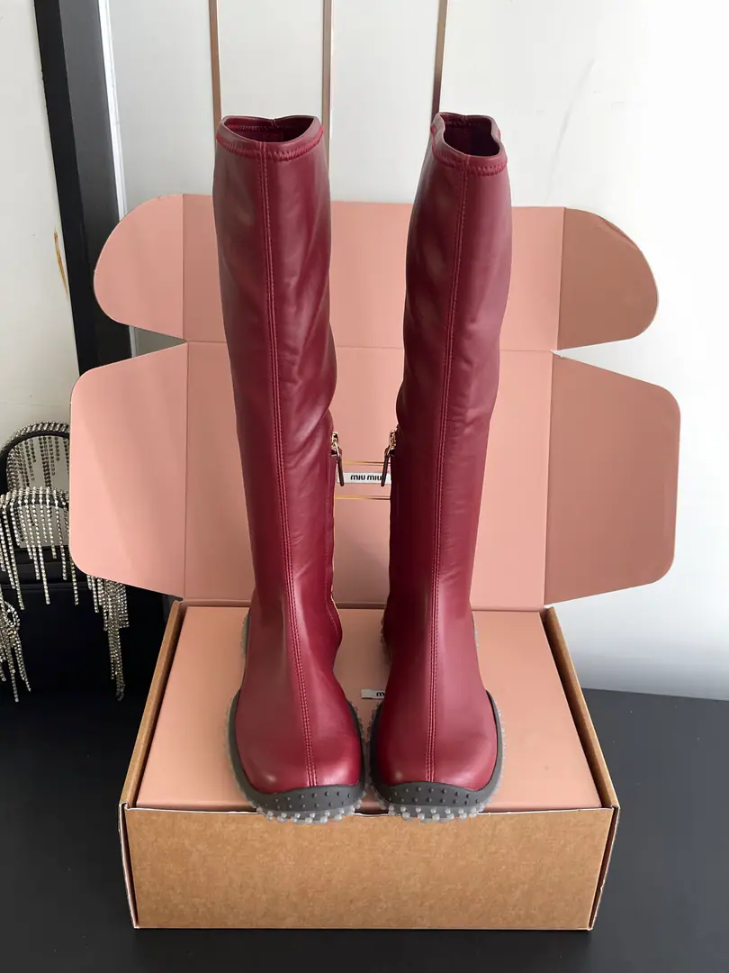 🏧𝐌𝐢𝐮𝐌𝐢𝐮/Mu Mu Xiu Dong's new boots are too strong👢The cabinet is new. Original top-level pure manual💃🏽The Thin Legs.. The fabric is imported with ballistic materials. I'll put my foot in the skin. Original version to open Size35-39 [40Do it.]