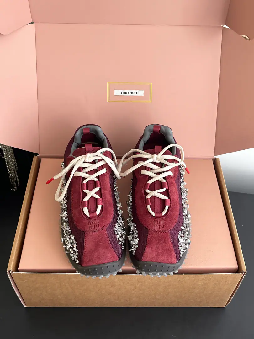🏧𝐌𝐢𝐮𝐌𝐢𝐮A new, false drill. I'll put on the German sports shoes.👟Top Version Shoes are covered in cow revels./Brush The inside sheep. I'm comfortable with air. OriginalTPUOtsumi! He's tall.3.5cm Codes35-41 [40.41Make a reservation.]