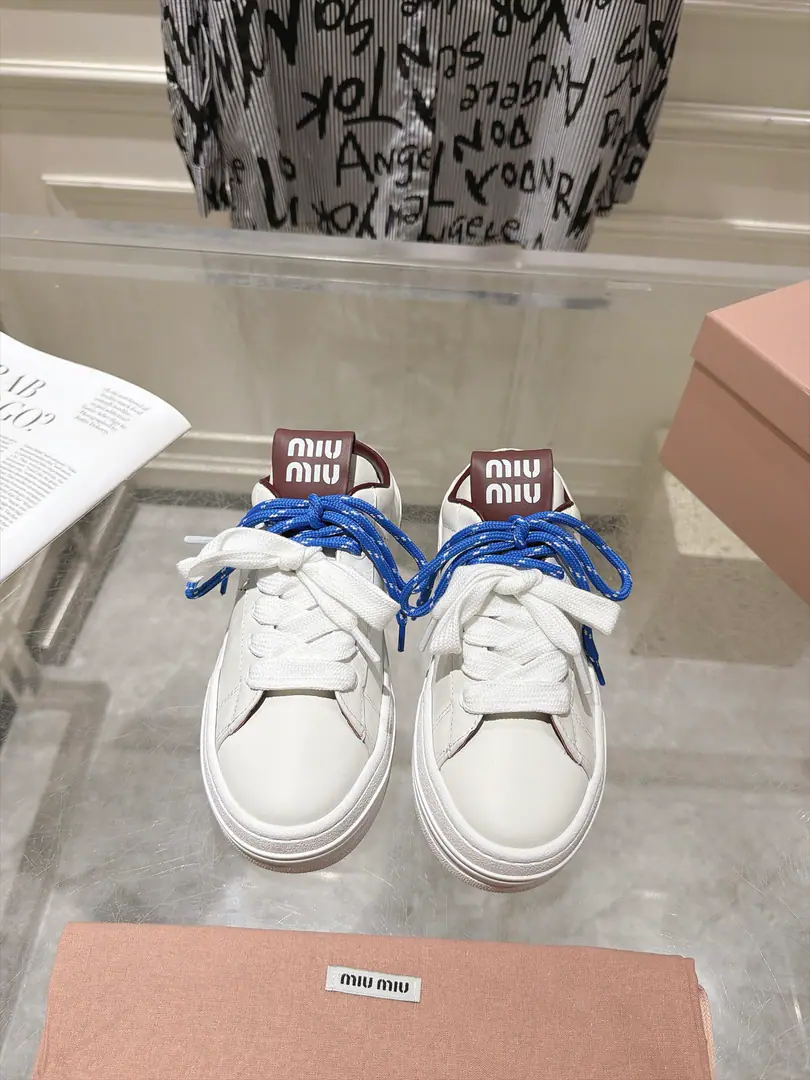 🏧𝐌𝐢𝐮𝐌𝐢𝐮New pair of pairs of shoes. The top-level thick-down leisure sport, Muller's white shoes. I'm not bored with the punching. It's nicer to have a staircase. The daily street trip is perfect. The feet are clean and clean. I'll be in the middle of a four-year contract. The fabric is custom-made for cattle. The insides are all sheep's skin. Original Opener CustomTPUOtsumi! size: 35-39（40/41Custom）