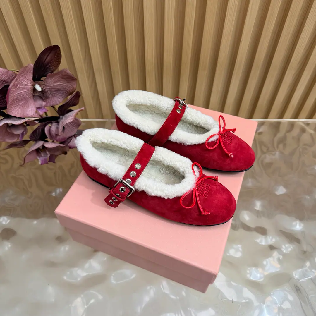 𝑀𝑖𝑢𝑀𝑖 ²⁰²² Mu. Mu. New paragraph🩰wool. Ballet.🎀Mary Jane's shoe series is new.🎀miumiu ★★★★★ Paris Fashion Week's latest show., A new set of cozyness and fashion styles., Pointheads and round-head designs match different style requirements ♺ Shoe.: Cows are counter-feat.➕wool. ♺ Uchi.: Original customizes the wool inside ♺ Otsumi!: Original Base ♺ Shoes.: 35-39（34, 40, 41Custom without re-offer） ♺ The most expensive cabinet is packed.