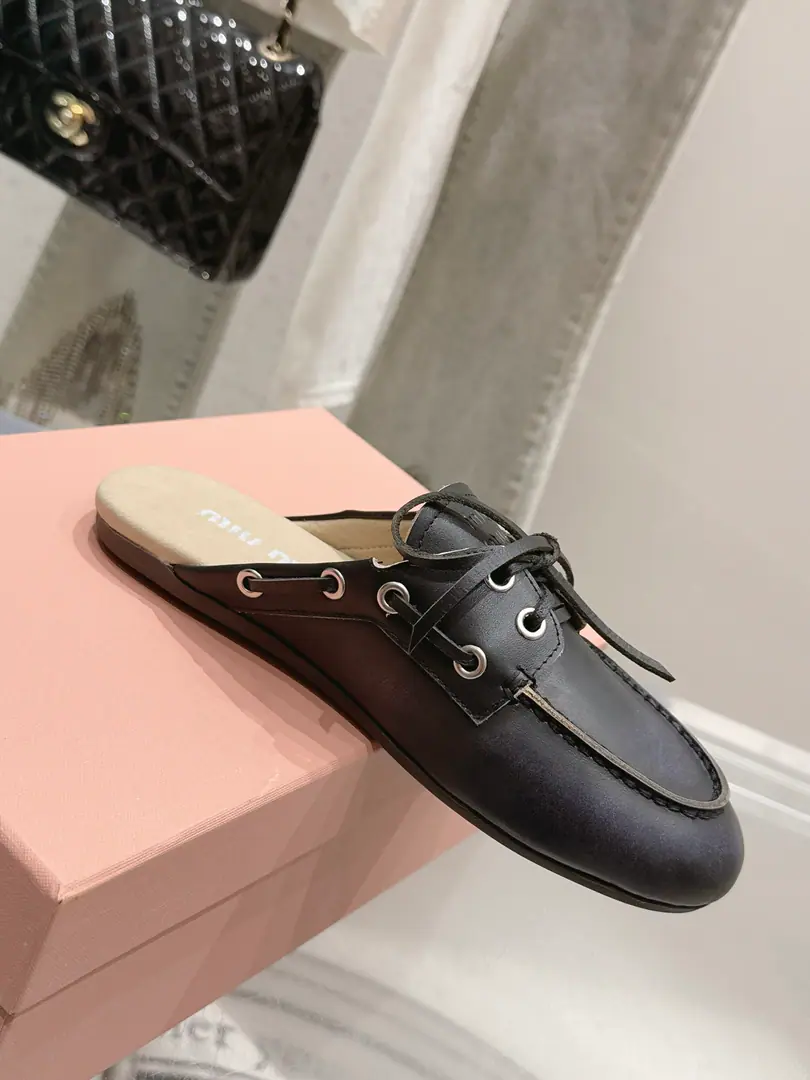 🏧𝐌𝐢𝐮𝐌𝐢𝐮Top Quality The new one.｜I'll make old tie-driver shoes.！ It's a perfect American relic of leisure sports shoes.～ The upper foot is so nice and comfortable.💯A fine, pure handmade one.. Materials and processes Imported gravy. Inside, put your feet on the inside. I'm comfortable with air. ZP- The rubber floor. Slipperproof grinding. Size: 35-40 [40.41Custom]