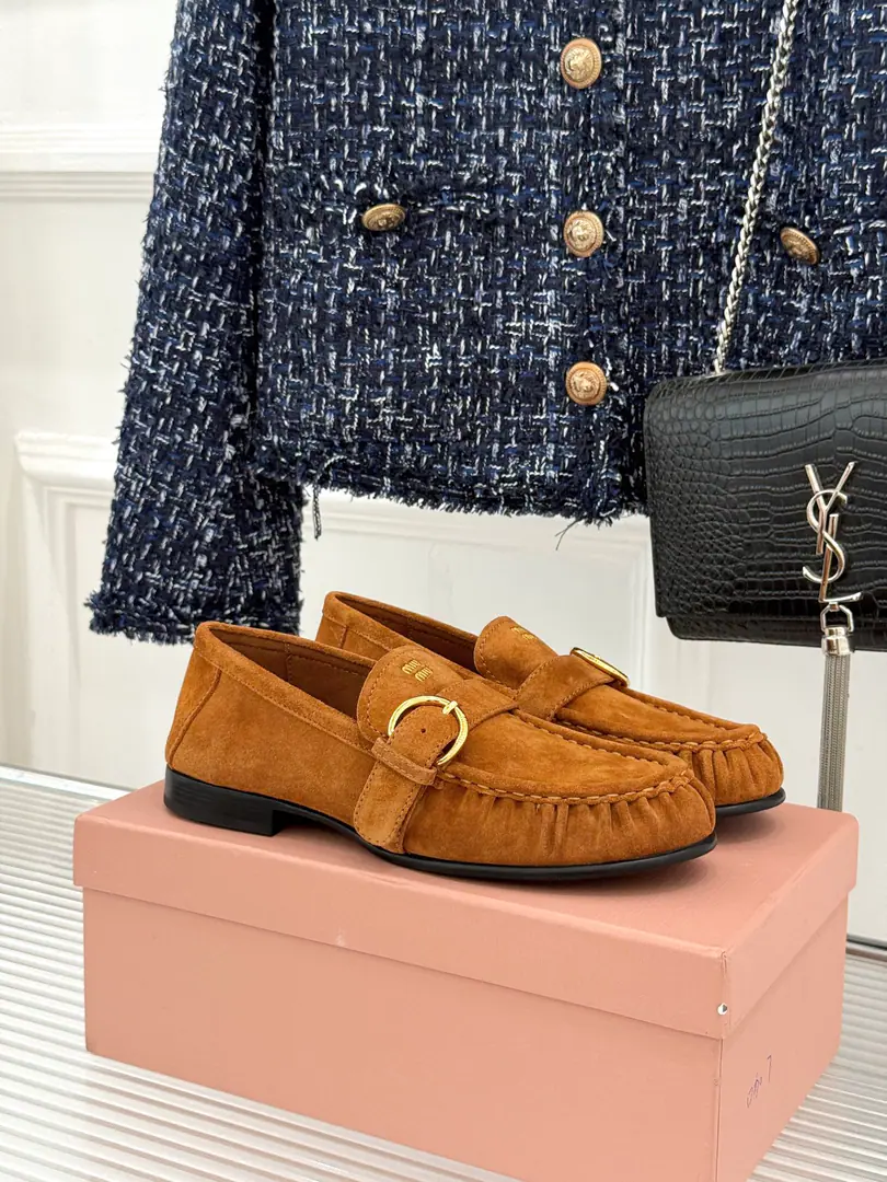 🏧𝐌𝐢𝐮𝐌𝐢𝐮Mu Mu Shinji. Best leisure shoes. Mary Greivor shoes. Shoe polished little cow skin./Cows, anti-featur. Into the inside, you import crystal sheep's skin. ZPOpen up the plastic base. Codes: 35-40 [40Do it.]