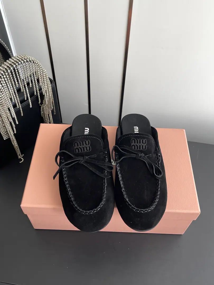 🏧𝐌𝐢𝐮𝐌𝐢𝐮Mu Mu Shinjin, Pibutt.🎀Shoes. These two weld the softness of spring and summer to their feet. SoftfufuThe revelry, the skin with the glitter of the bow. Sweet, unsatisfied feelings of a girl are filled with them. It's not routine.. Shoe-faced cow revel The insides are counter-featur. Original version to open Codes: 35-41（40 41Make a reservation.）