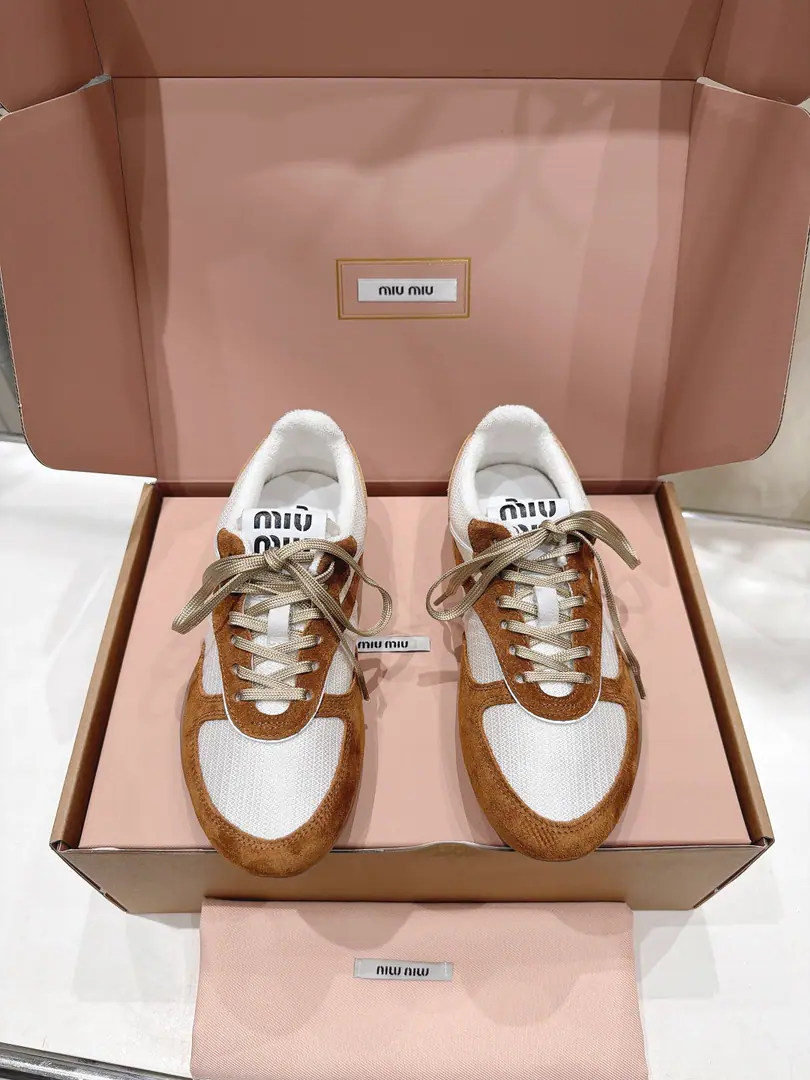 🏧𝐌𝐢𝐮𝐌𝐢𝐮Mu Mu Shinji's wearing a free-ass shoes.～Top Version. Old fashions from the beginning. Jane's Advanced Make it work. The upper foot is very comfortable., Income required for the year！ The shoe face is imported with anti-emplesive cow skin.+Airnet. The original air fabric in the inside. The original rubber is a smooth-assed, smooth-assed, hard-core model. Size35-39（40Make a reservation.）