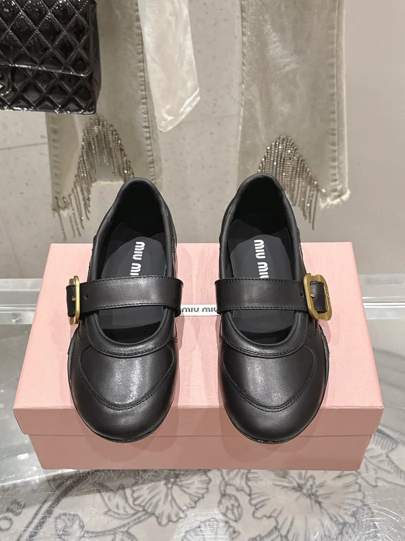 🏧𝐌𝐢𝐮𝐌𝐢𝐮Top Quality The new one.｜I'll make old driving shoes.！ It's a perfect American relic of leisure sports shoes.～ The upper foot is so nice and comfortable.💯A fine, pure handmade one.. The original is colored cow-coloured flour. Uchi./A foot-skin. I'm comfortable with air. ZP- The rubber floor. Slipperproof grinding. Size: 35-40 [40.41Custom]