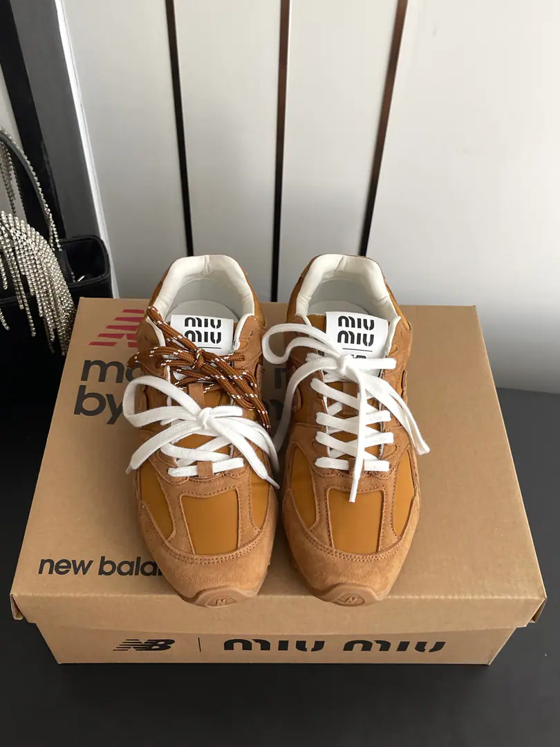 🏧𝐌𝐢𝐮 𝐌𝐢𝐮 𝐱 𝐍𝐞𝐰 𝐁𝐚𝐥𝐚𝐧𝐜𝐞 Newest joint paymentNBRetro sneakers and leisure shoes.. The shoe is imported into the cow's face./Waterproof cloth The inside sheep.+Get your feet in the airnet. Import original open-uptpuOtsumi! Size35-41 [40.41Domino code.]