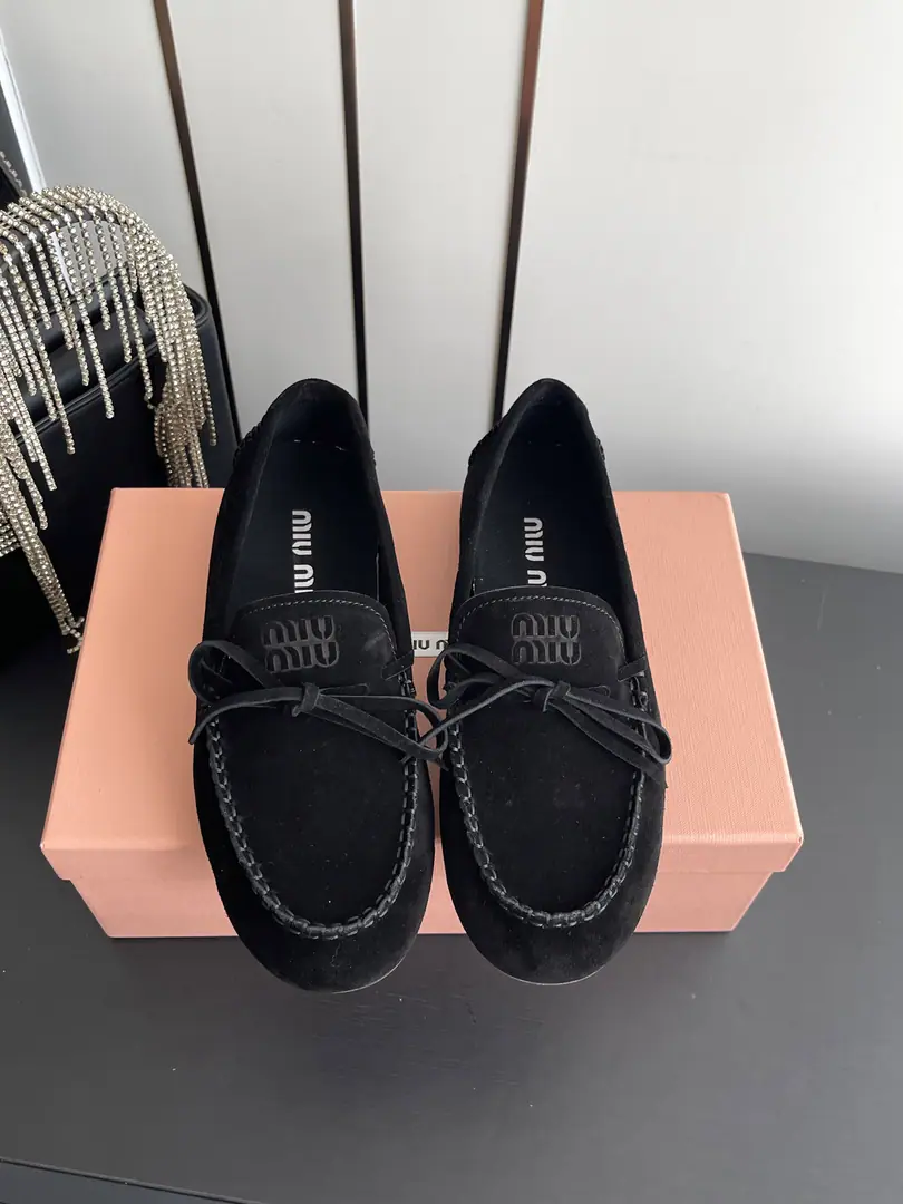 🏧𝐌𝐢𝐮𝐌𝐢𝐮Mu Mu Shinjin, Pibutt.🎀Single shoes. These two weld the softness of spring and summer to their feet. SoftfufuThe revelry, the skin with the glitter of the bow. Sweet, unsatisfied feelings of a girl are filled with them. It's not routine.. Shoe-faced cow revel The insides are counter-featur. Original version to open Codes: 35-41（40 41Make a reservation.）
