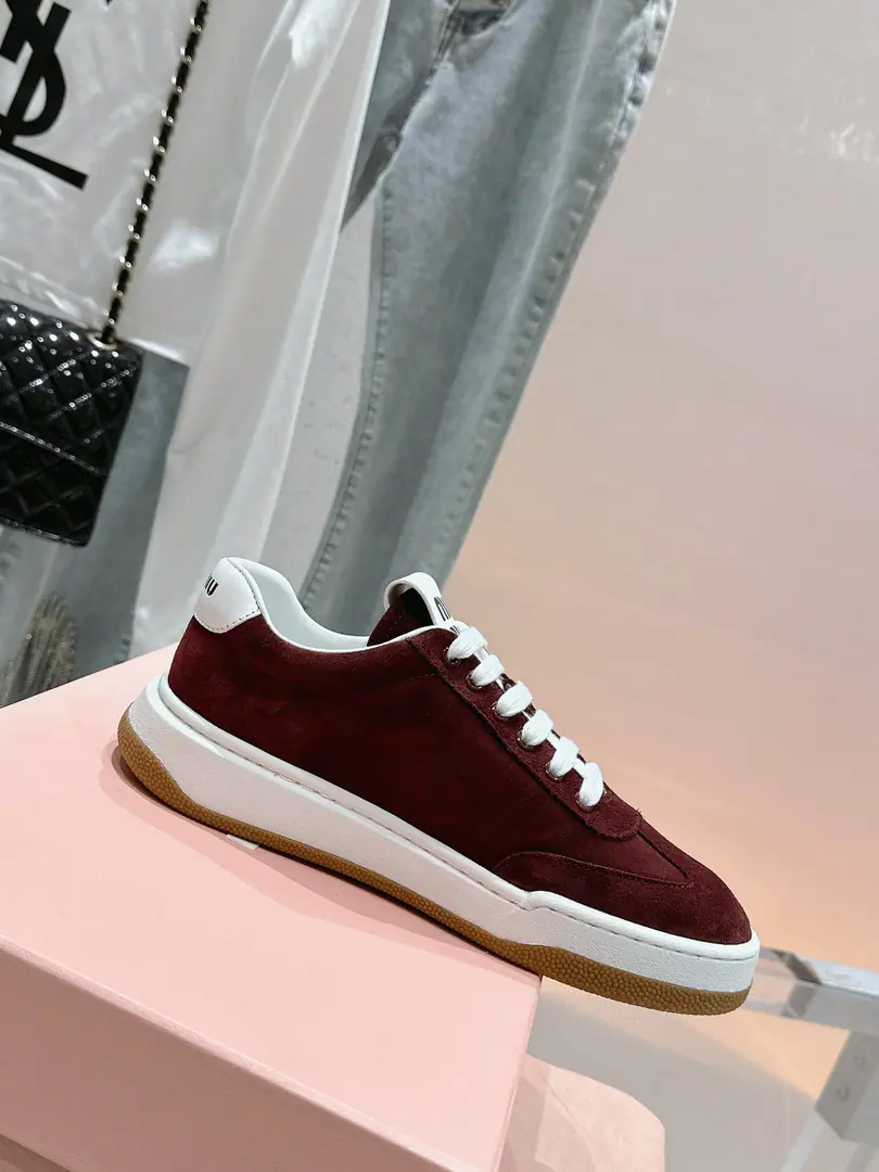 🏧𝐌𝐢𝐮𝐌𝐢𝐮Top Quality New starter.｜The old dirty little tadpoles.！ It's a good American relic with leisure and sports shoes.～ The upper foot is so nice and comfortable.💯A classic, a rare piece of talent.！ Materials and processes Imported cow flour. In silk cow skins. I'm comfortable with air. OriginalTPU♪ And the vacuum is thick ♪ Size: 35-40 [40Custom]