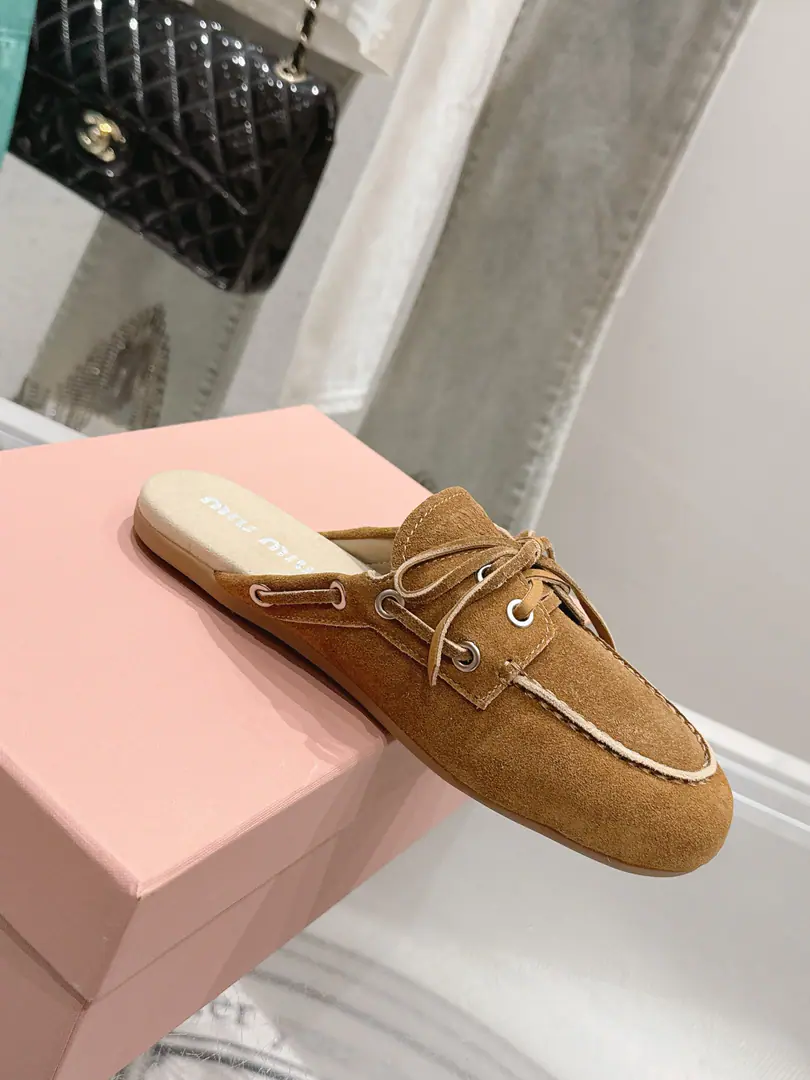 🏧𝐌𝐢𝐮𝐌𝐢𝐮Top Quality The new one.｜I'll make old tie-driver shoes.！ It's a perfect American relic of leisure sports shoes.～ The upper foot is so nice and comfortable.💯A fine, pure handmade one.. Materials and processes Imported gravy. Inside, put your feet on the inside. I'm comfortable with air. ZP- The rubber floor. Slipperproof grinding. Size: 35-40 [40.41Custom]