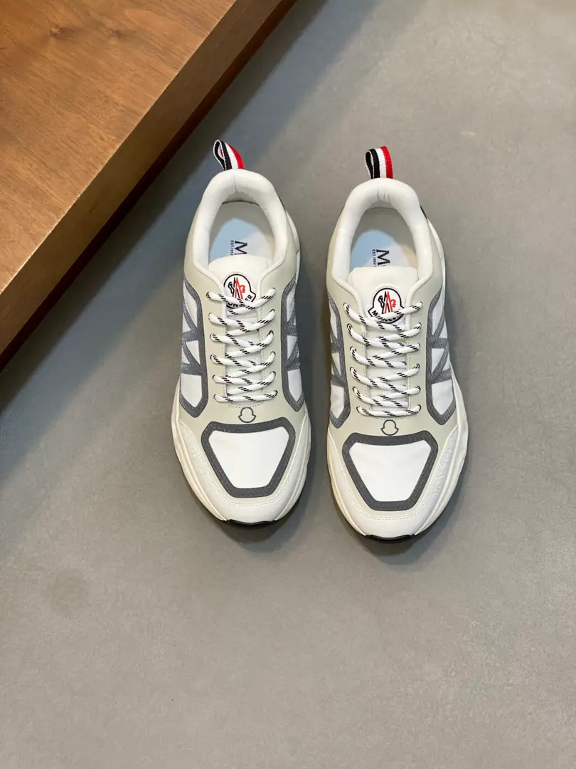 Moncler- No, no, no. - Men's shoes.,Import gas vents, Chlorbutyl rubber The various materials are made together., Shoes face design using shoelaces and rubber embedded, Back up.MonclerMark, BaseTPU+Rubber+High-ball rubber bubbles., Very resilient and durable., Make it more comfortable., It's worth the effort, both on the shoe and the color design.！ Size: 39-44（38 45Do it.）