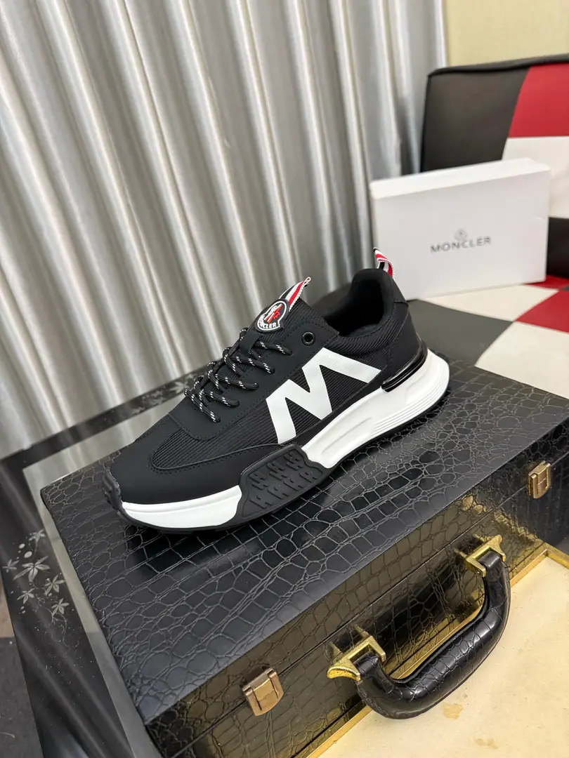 Get out of the factory.⌚️⌚️【MONCLER 】- No, no, no., Same as the other two. High-quality men's shoes. Materials: Customize calf skin ➕The net is really a shoe cushion in the air. Original open-model base type: Men's leisure sports shoes - Strap a pair of boys' shoes. Euro-American style Make it work. My feet are comfortable., Standard Code: 38-46