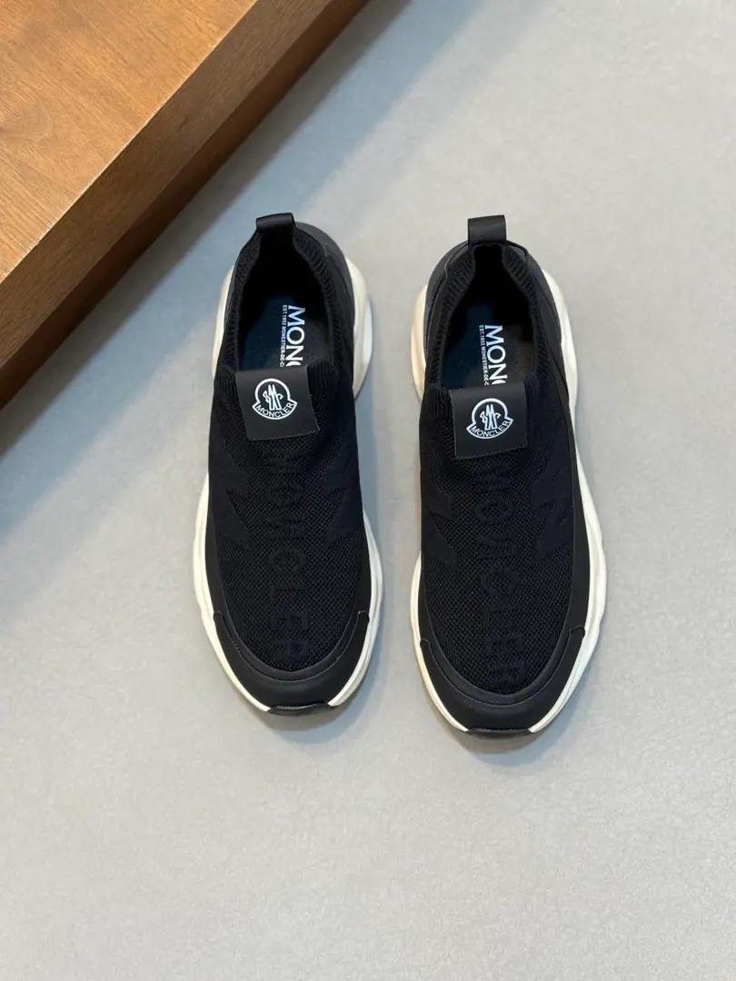 Moncler- No, no, no. - Men's shoes.,Import gas vents, Chlorbutyl rubber The various materials are made together., Shoes face design using shoelaces and rubber embedded, Back up.MonclerMark, BaseTPU+Rubber+High-ball rubber bubbles., Very resilient and durable., Make it more comfortable., It's worth the effort, both on the shoe and the color design.！ Size: 39-44（38 45Do it.）