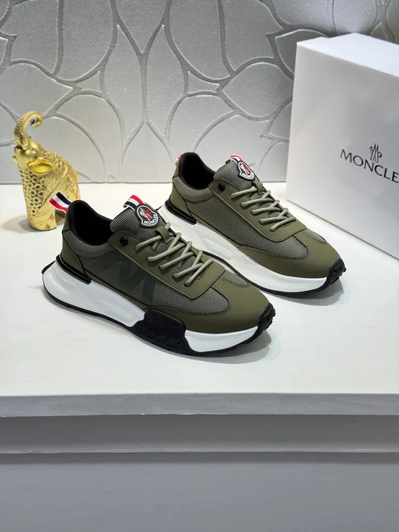 Get out of the factory.【Real value】🐬🐬Moncler/A masked man's leisure shoe., It's a very comfortable, slitic feature., Use of a cattle skin net, The netted inside., Both innovation and innovation, Function as one with graphic details, Explanatory fashion.. Rubber Bottom, Very resilient and durable., Make it more comfortable.！ Size: 38-44（45I'll make sure I don't change it.